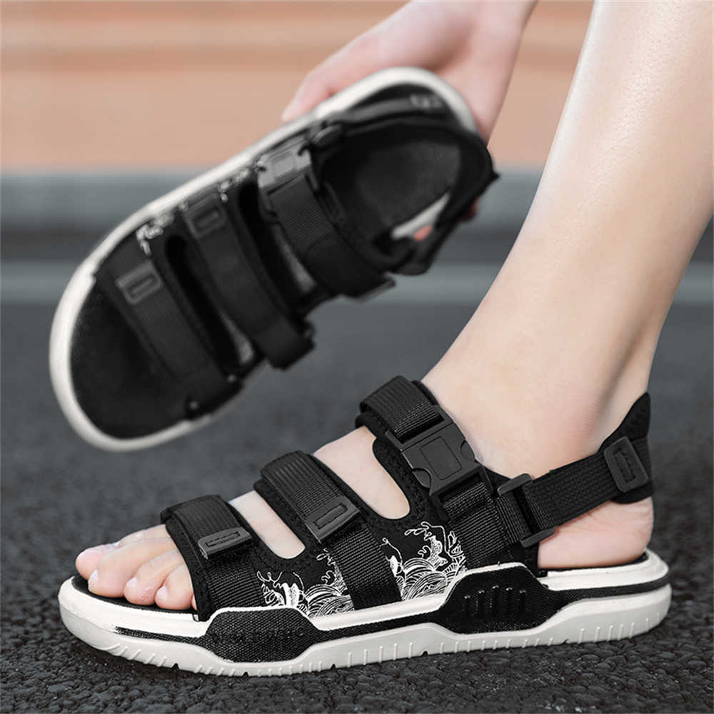 Size 40 Anti-skid Men's Sandal - Men Shoes Expensive ulasan dan harga